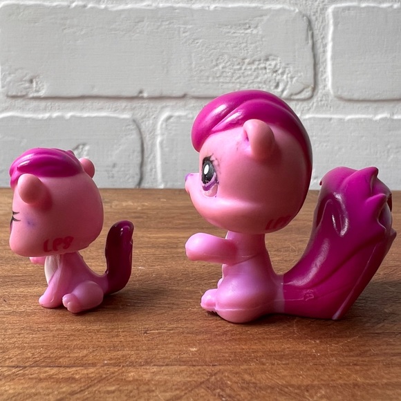 LPS Littlest Pet Shop Mommy and Baby Purple Squirrels 2pc. - Picture 3 of 5